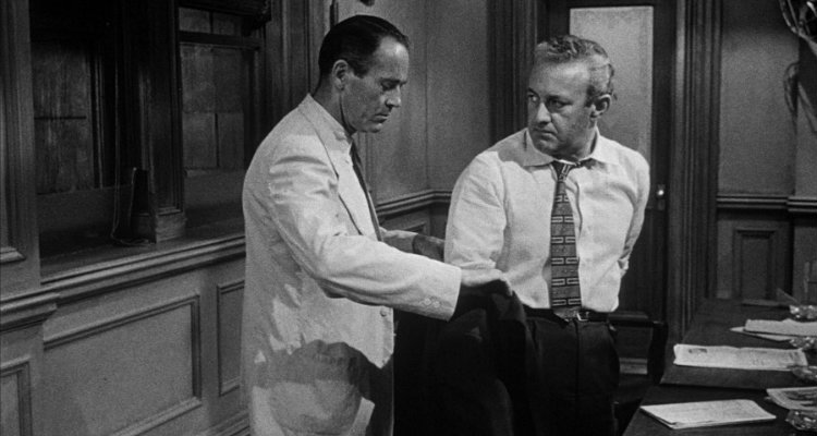 Henry Fonda e J. Lee Cobb em 12 Homens e Uma Sentença (12 Angry Men, 1957)