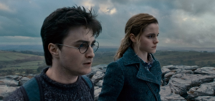 Daniel Radcliffe e Emma Watson em Harry Potter e as Relíquias da Morte: Parte 1