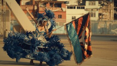 Uma Baleia Pode Ser Dilacerada como uma Escola de Samba